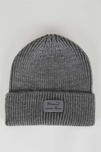 قبعة بيريه نسائي