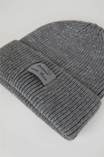 قبعة بيريه نسائي