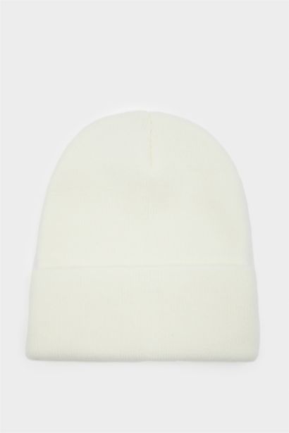 Kadın Dokuma Etiketli Bere