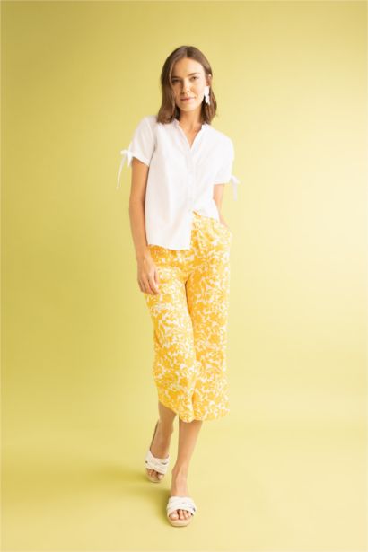 Wide Leg Floral Pattern Linen Look Capri
