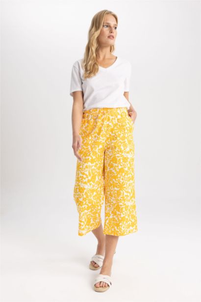 Wide Leg Floral Pattern Linen Look Capri