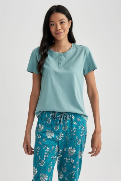 طقم بيجاما نص كم بقصة عادية  - قطعتين