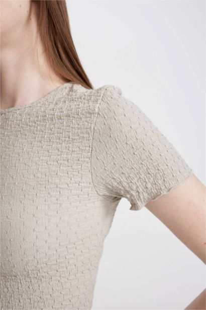 Fıtted Bisiklet Yaka Bürümcük Kısa Kollu Tişört