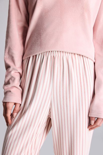 Uzun Kollu Velur Pijama Takımı