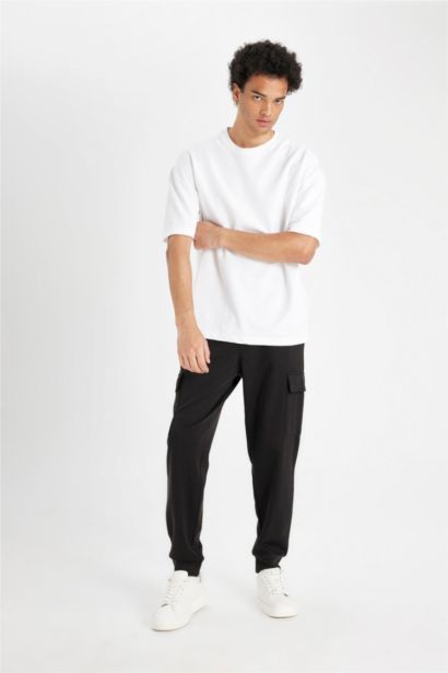 Regular Fit With Cargo Pockets Elastic Waist Jogging Trousers
