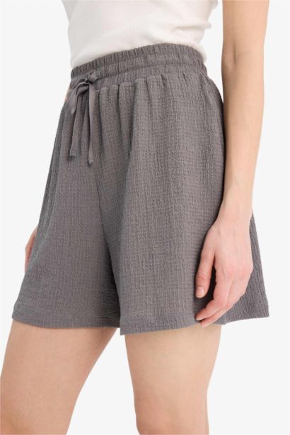 Loose Fit Wrinkled Shorts