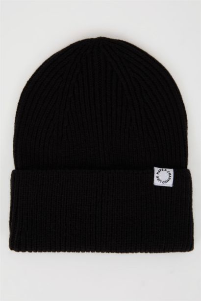 Woman Woven Labeled Knitted Beanie