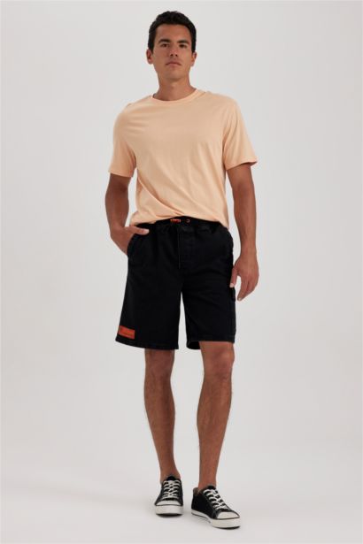 برمودا جينز قصة فضفاضة