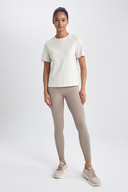 Standard Fit Crew Neck Short Sleeve T-Shirt