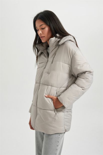 Waterproof Relax Fit Hooded puffer Jacket