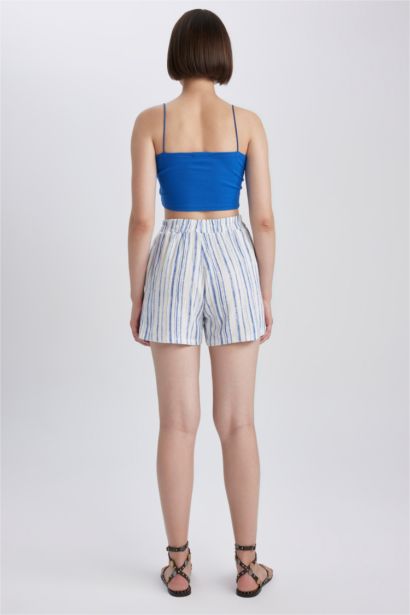 شورت بقصة عادية مخطط بخصر عالي