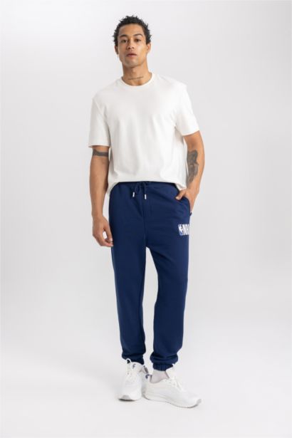 Standard Fit Jogger