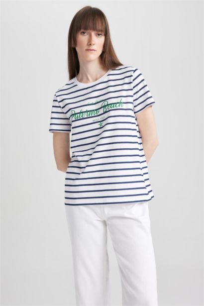 تي شيرت قطن بطباعة شعار قصة عادية