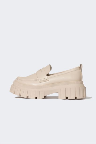 Әйелдерге классикалық аяқ киім