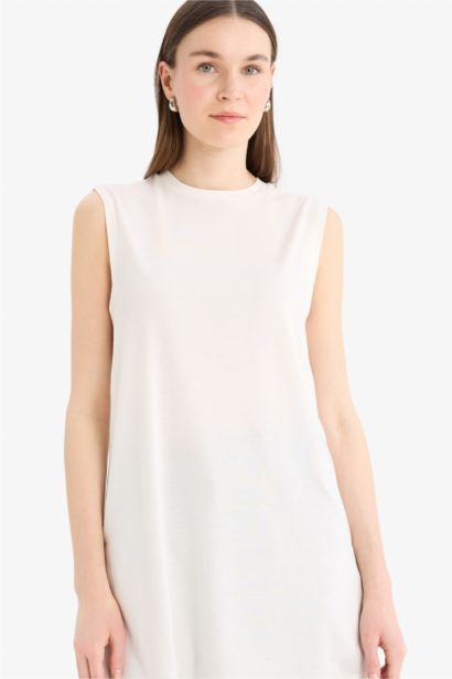 Regular Fit Crew Neck Basic Sleeveless T-Shirt