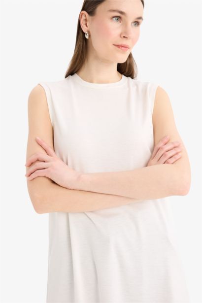 Regular Fit Crew Neck Basic Sleeveless T-Shirt