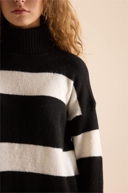 Relax Fit Balıkçı Yaka Çizgili Triko Kazak Tunik