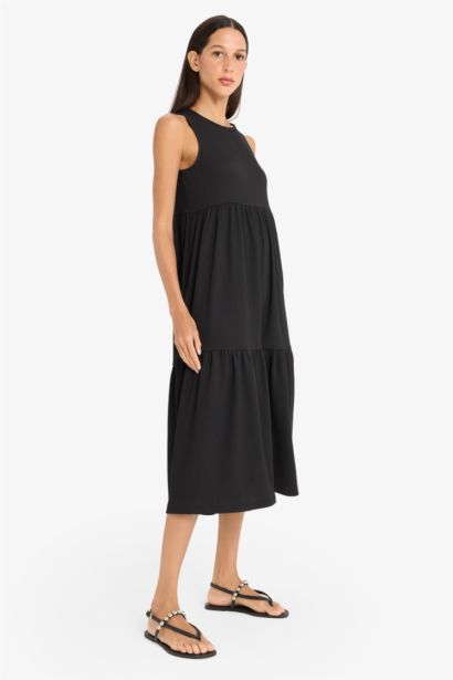 Crew Neck Sleeveless Midi Black Dress