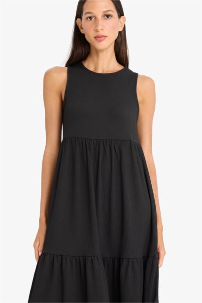 Crew Neck Sleeveless Midi Black Dress