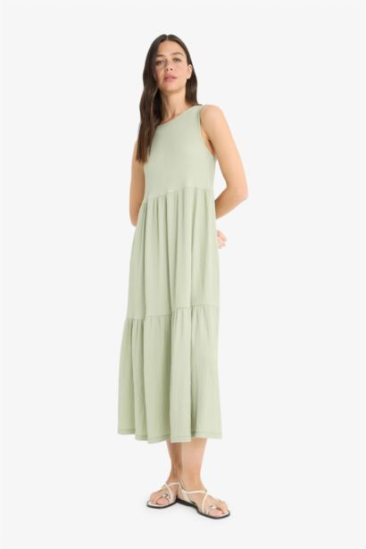 Crew Neck Crepe Sleeveless Midi Dress