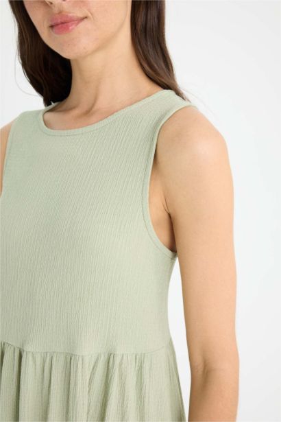 Crew Neck Crepe Sleeveless Midi Dress