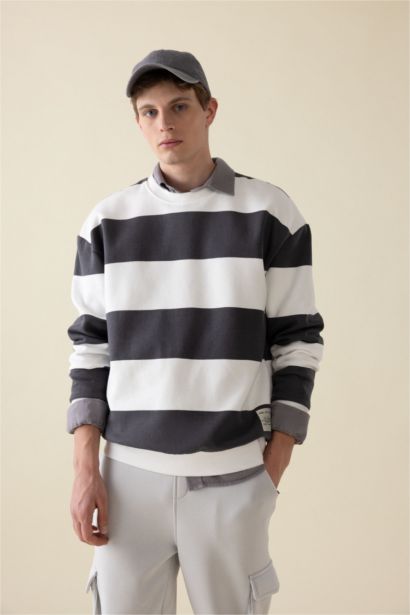 Boxy Fit Sweatshirt