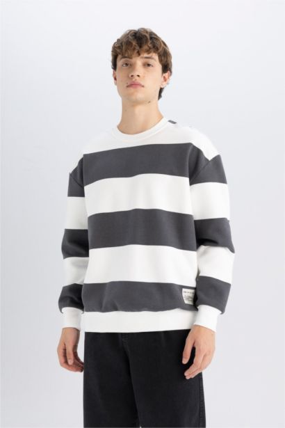 Boxy Fit Sweatshirt
