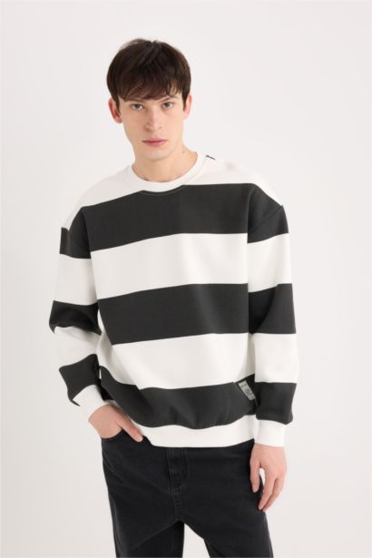 Boxy Fit Sweatshirt