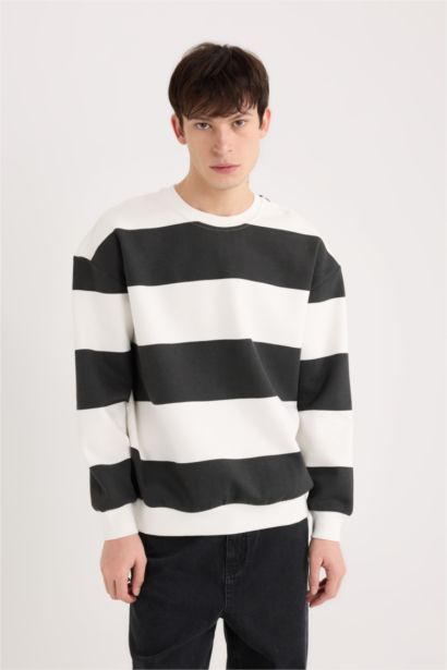 Boxy Fit Sweatshirt