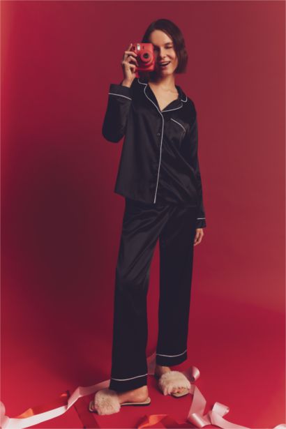 Regular Fit Satin Woven Tops