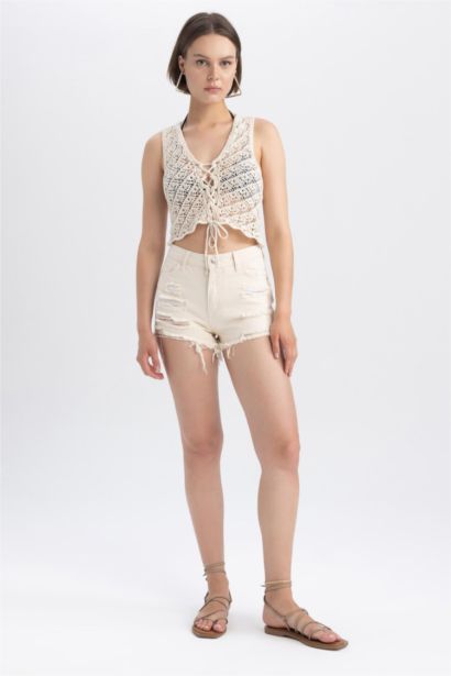 كروب توب قصة عادية برقبة V بدون أكمام