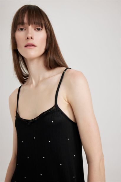 قميص نوم قصة عادية بحمالات من Fall In Love