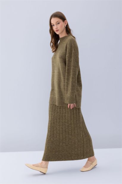 تنورة طولية قصة عادية