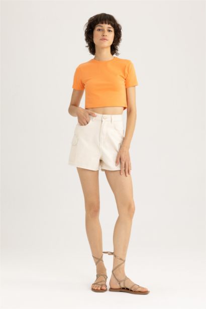 Джинсовые шорты мом кроя с высокой талией