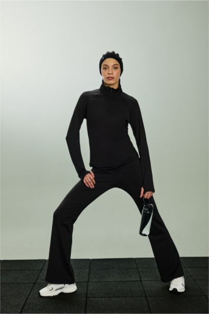 تيشيرت رياضي قصة عادية بياقة عالية وأكمام طويلة