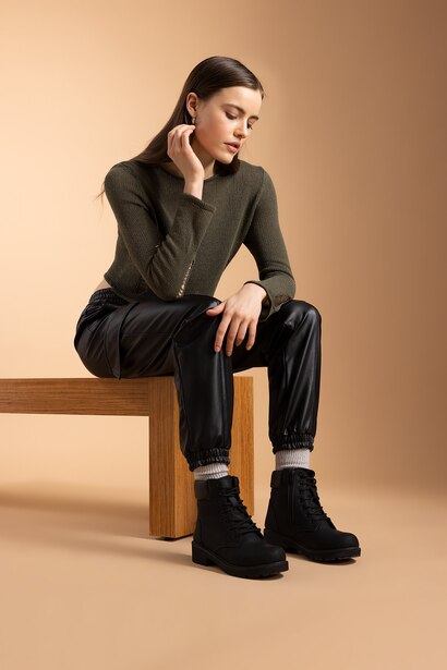 Women Lace-Up and Zippered Thick Sole Winter Faux Leather Boots