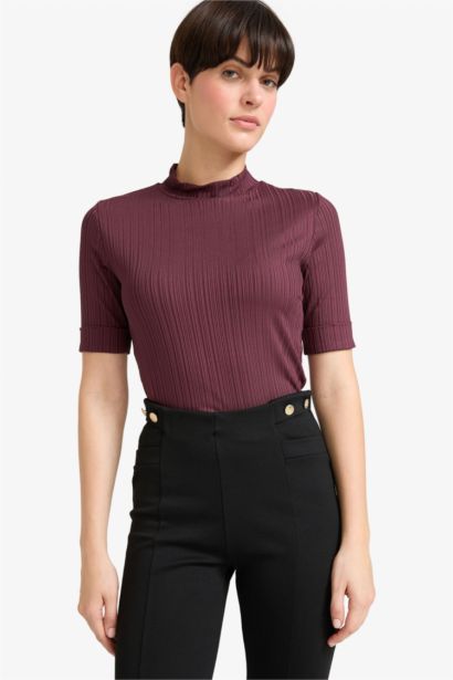 Woman Short Sleeve T-Shirt