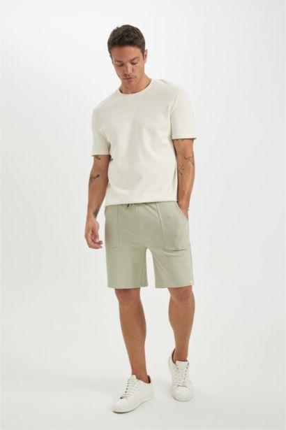 شورت سليم فيت وخصر مطاطي