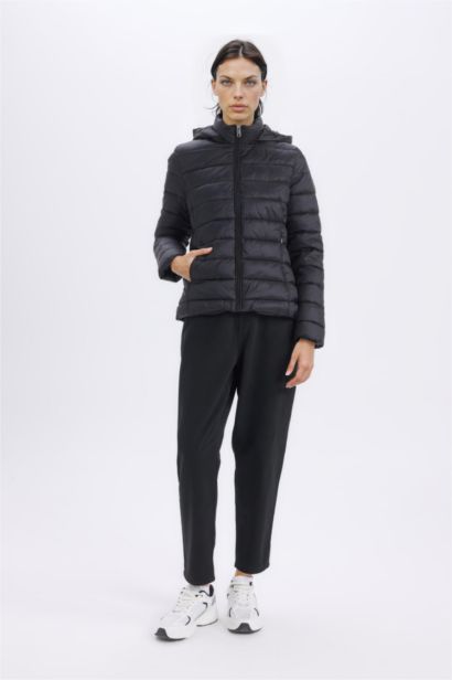 Su Geçirmez Hafif Şişme Mont Kapüşonlu Kapitoneli Fermuarlı Cepli Basıc Mevsimlik