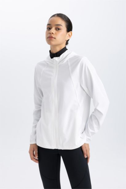 جاكيت خفيف أبيض وتر بروف سليم فيت بكابيشون من DeFactoFit