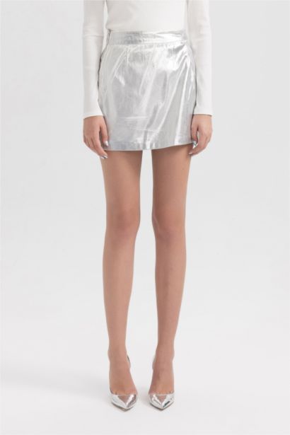 A Kesim Parlak Mini Etek