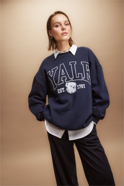 Світшот оверсайз з круглим вирізом Yale University з принтом з товстої тканини для жінок