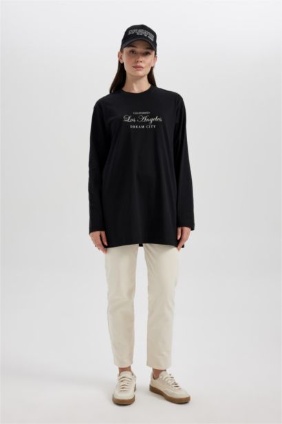 تونيك كم طويل بطبعة شعار قصة عادية