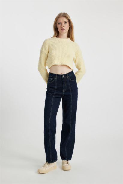 بلوفر تريكو قصة عادية برقبة مستديرة