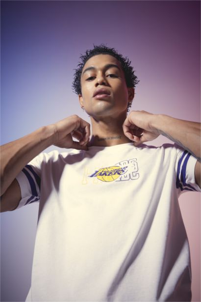 DeFactoFit NBA Los Angeles Lakers Standard Fit Short Sleeve T-Shirt