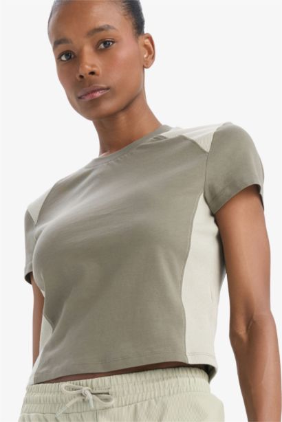 T-shirt de sport à col rond et manches courtes Coupe standard de DeFactoFit