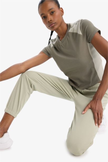 T-shirt de sport à col rond et manches courtes Coupe standard de DeFactoFit