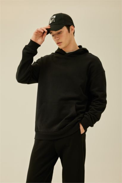 Comfort Regular Fit Rahat Kalıp Kapüşonlu Kanguru Cepli Basic Düz Sweatshirt