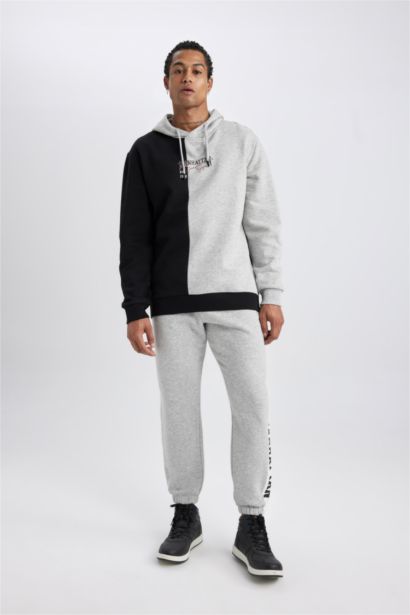 Standard Fit Jogger