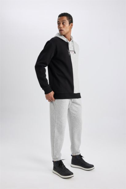 Standard Fit Jogger